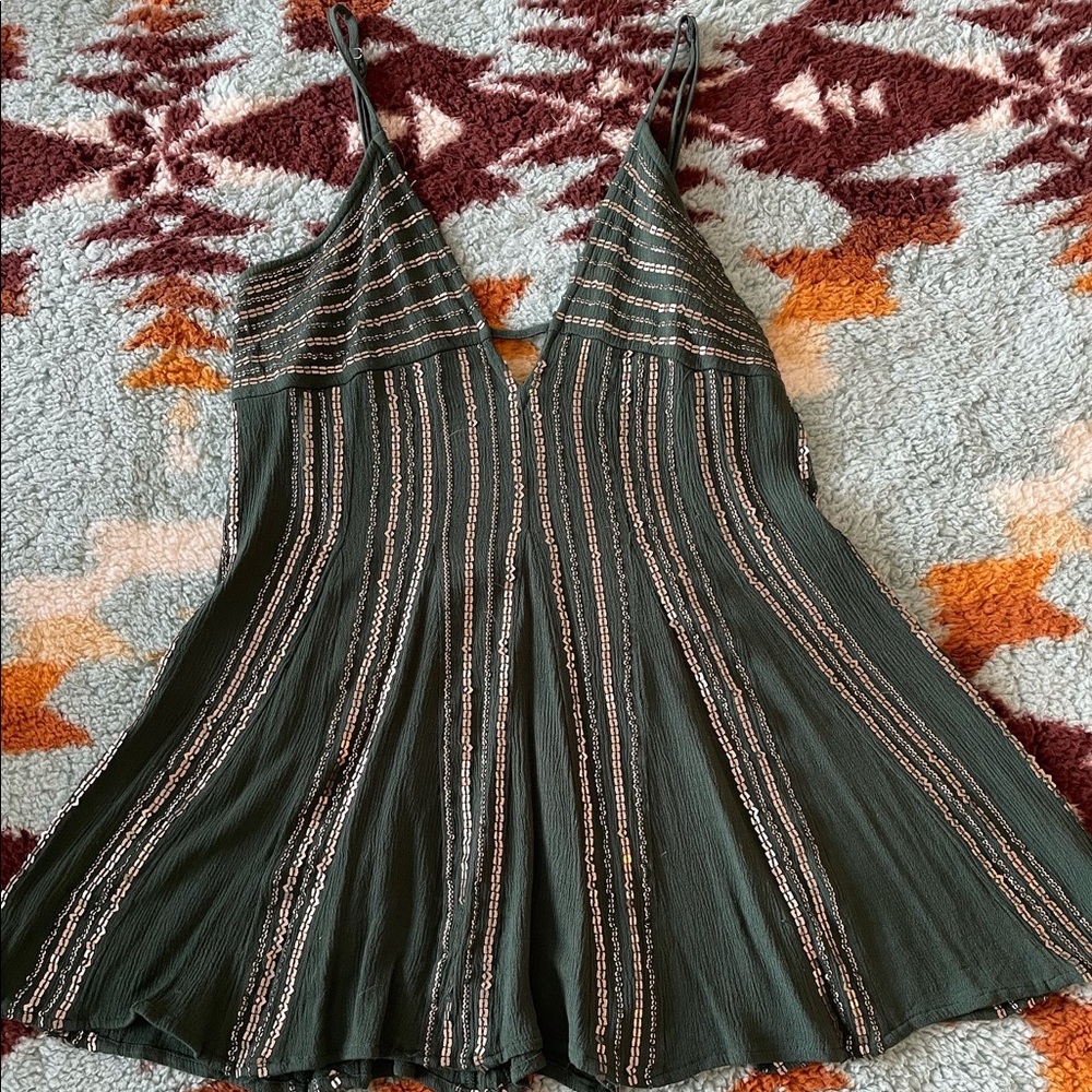 Etiquette Green & Gold Sequin Party Dress